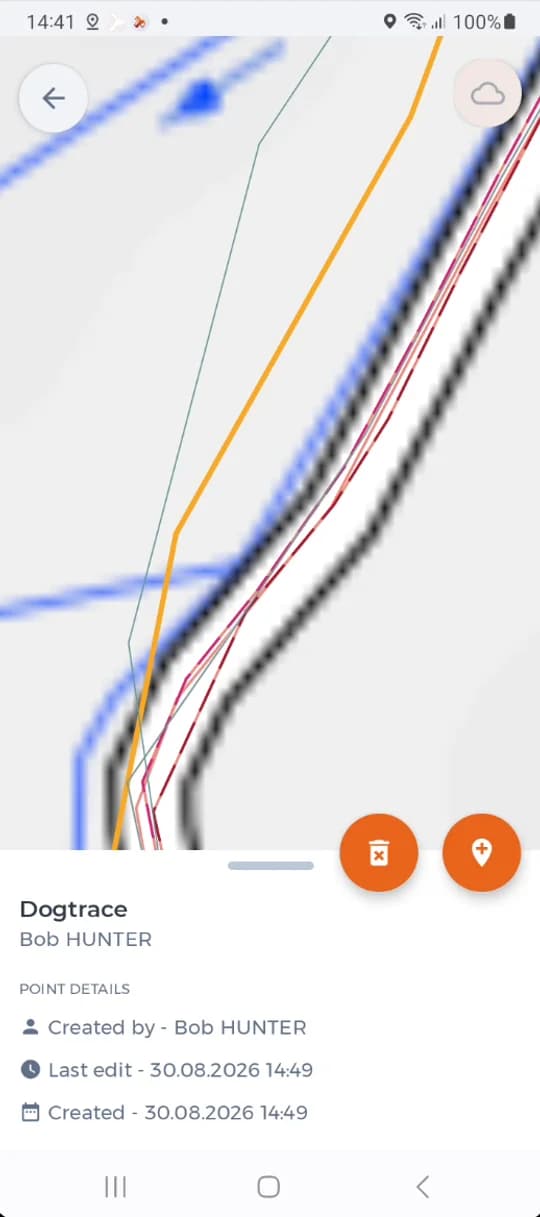 Tracce dei cani nei propri colori nella mappa della riserva.